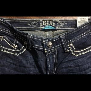 Ariat jeans size 28
